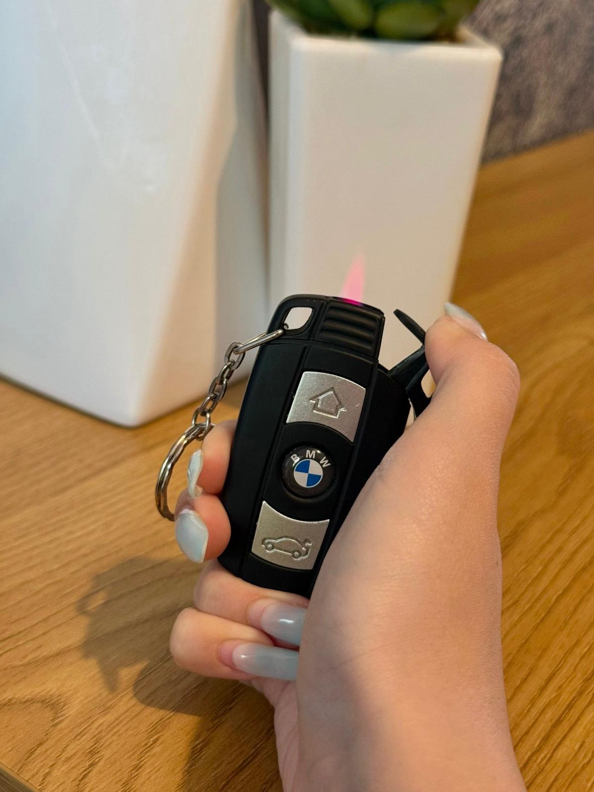 Brichetǎ cheie BMW